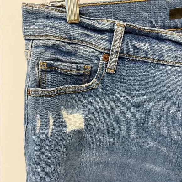 Old Navy Light Blue Distressed Denim Jeans - Picture 2 of 4